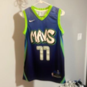 Luke doncic jersey